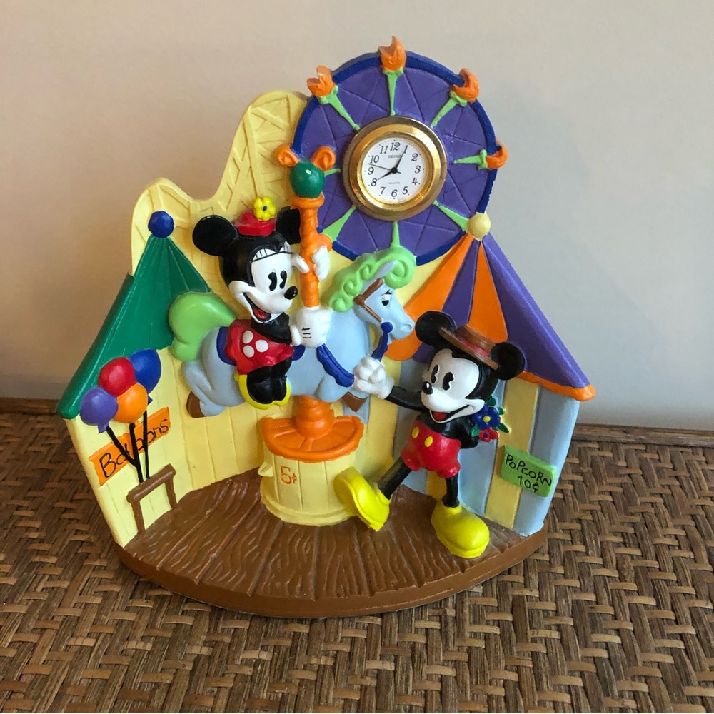 Walt Disney Mickey Minnie Seiko Mantel Clock Quartz Carousel Carnival Circus